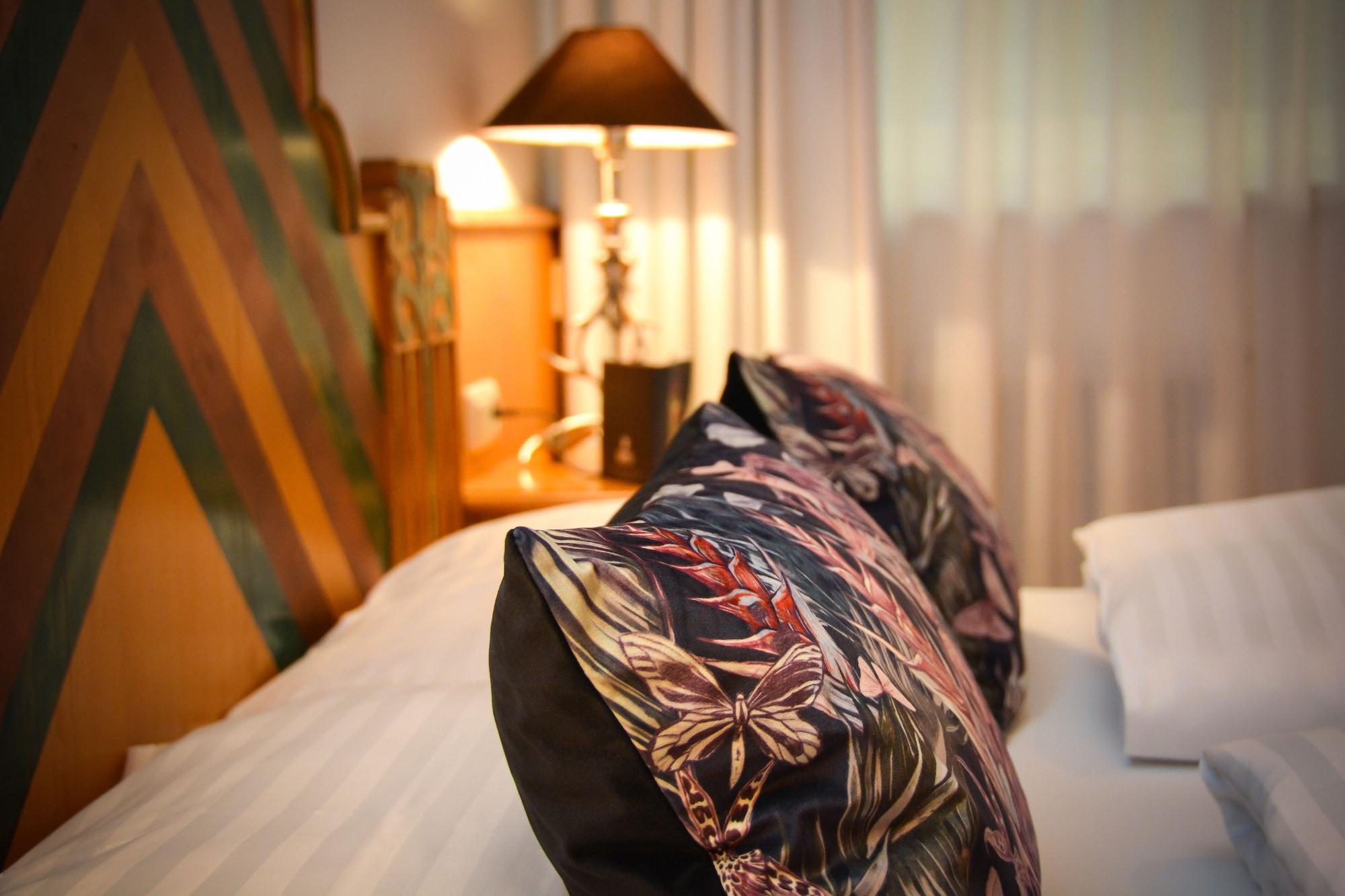 Q! Hotel Maria Theresia Кицбюэль Экстерьер фото