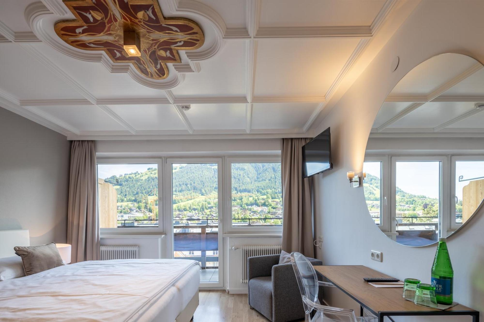 Q! Hotel Maria Theresia Кицбюэль Экстерьер фото
